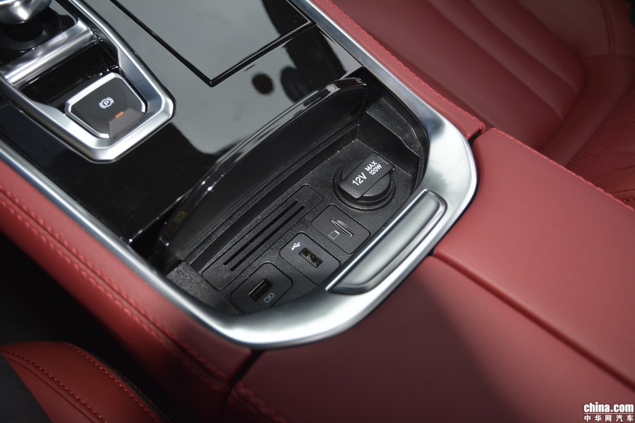 长安CS85 Coupe 2019款 2.0T 智版 内饰