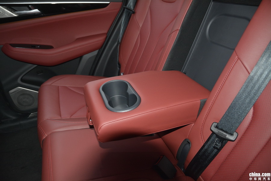 长安CS85 Coupe 2019款 2.0T 智版 空间