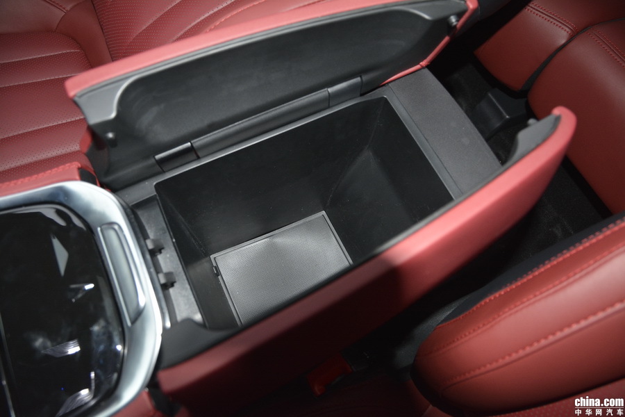 长安CS85 Coupe 2019款 2.0T 智版 空间