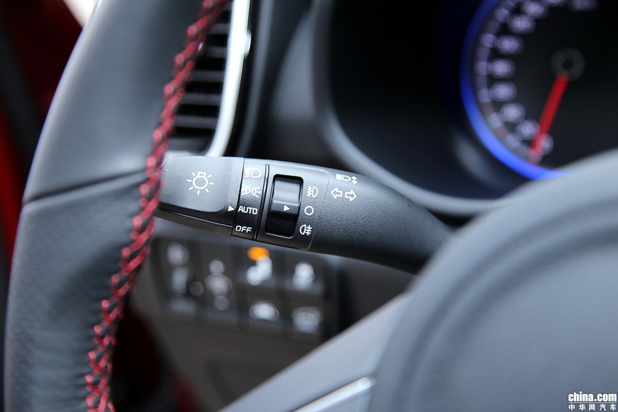 起亚KX5 2019款 1.6T 自动两驱豪华 内饰