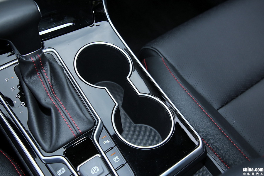 起亚KX5 2019款 1.6T 自动两驱豪华 内饰