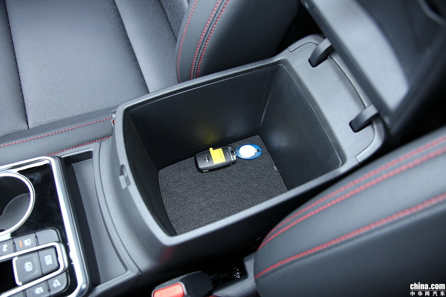 起亚KX5 2019款 1.6T 自动两驱豪华 内饰