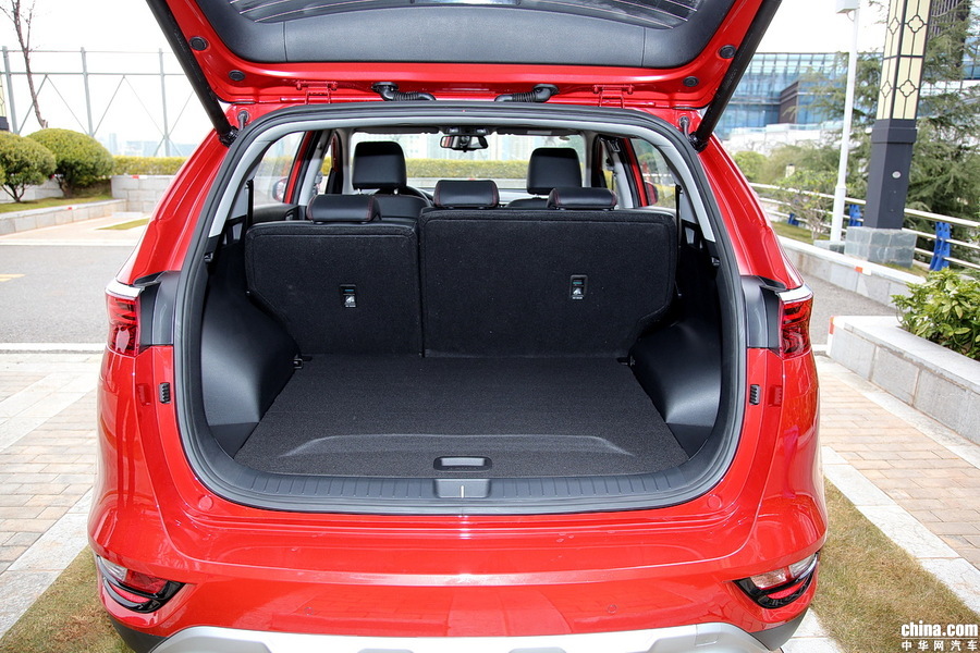 起亚KX5 2019款 1.6T 自动两驱豪华 空间