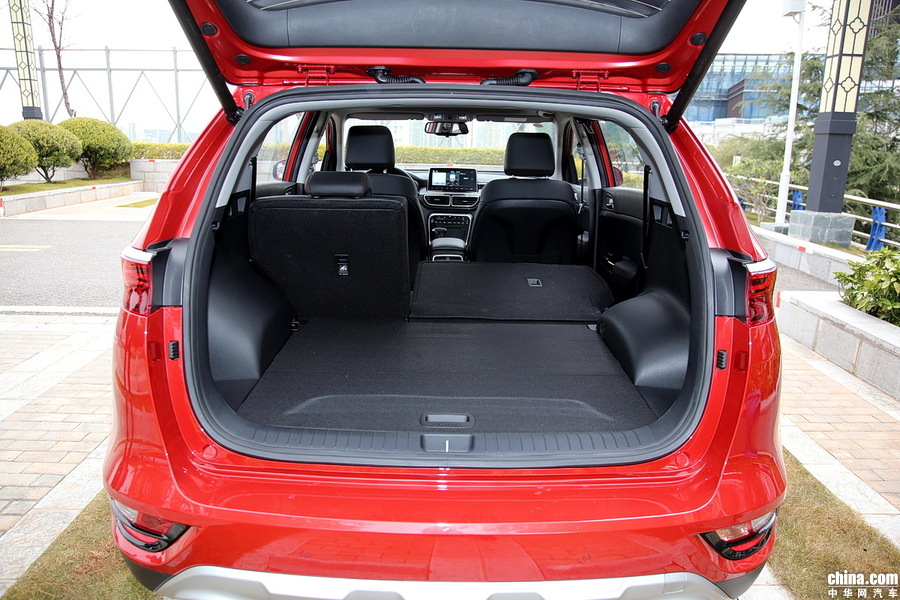 起亚KX5 2019款 1.6T 自动两驱豪华 空间