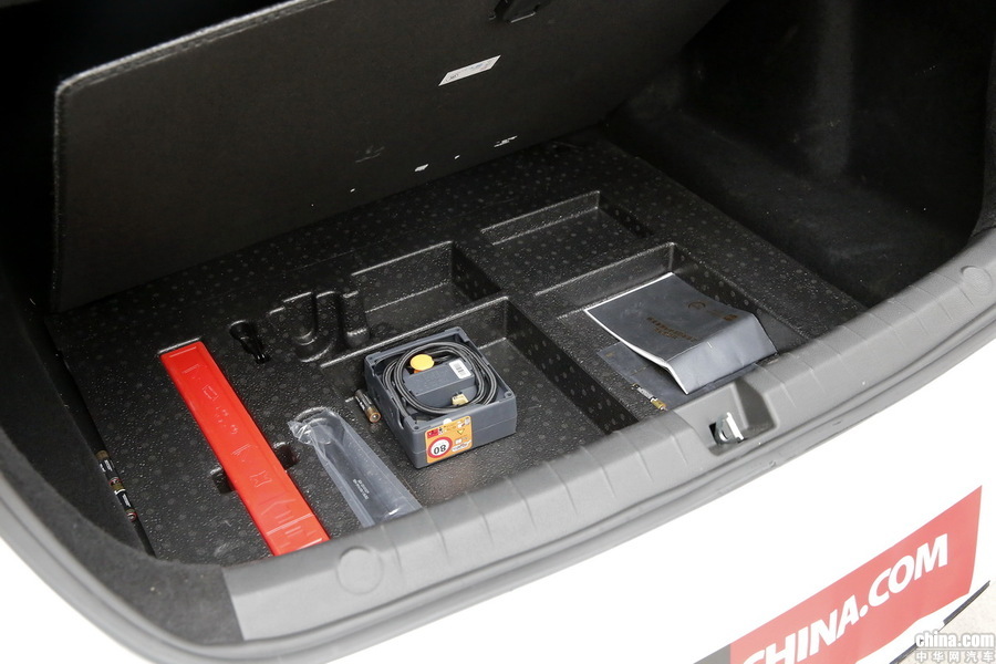 秦Pro新能源 2018款 EV500 智联领耀型 空间