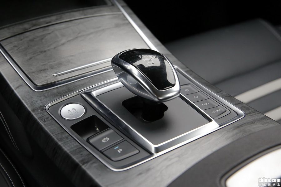 秦Pro新能源 2018款 EV500 智联领耀型 内饰