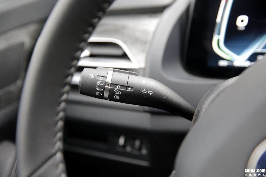 秦Pro新能源 2018款 EV500 智联领耀型 内饰