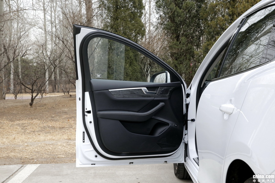 秦Pro新能源 2018款 EV500 智联领耀型 内饰