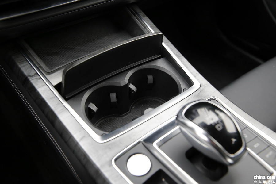 秦Pro新能源 2018款 EV500 智联领耀型 内饰