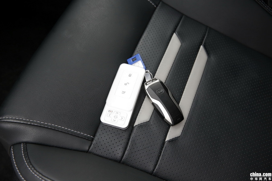 秦Pro新能源 2018款 EV500 智联领耀型 内饰