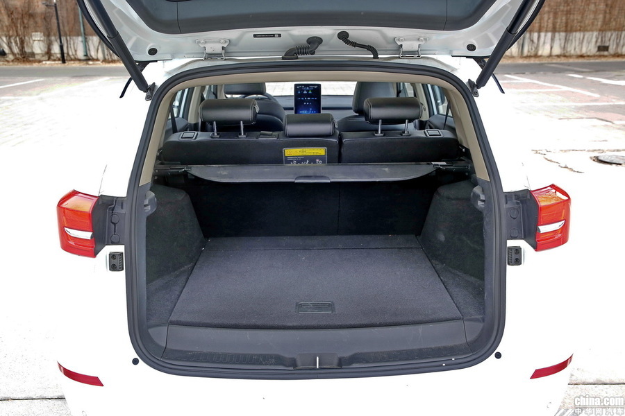 宋新能源 2019款 EV500 智联领耀型 空间