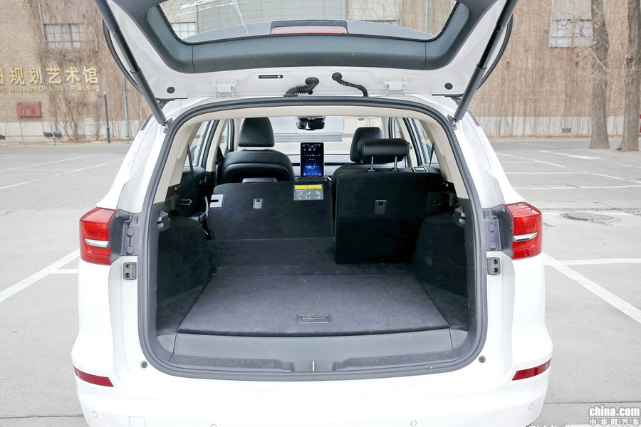 宋新能源 2019款 EV500 智联领耀型 空间