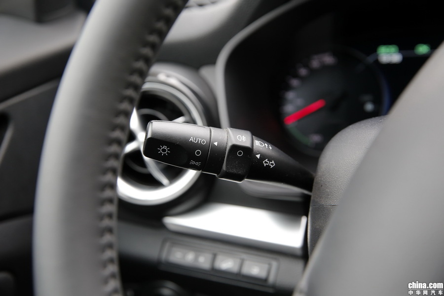 宋新能源 2019款 EV500 智联领耀型 内饰