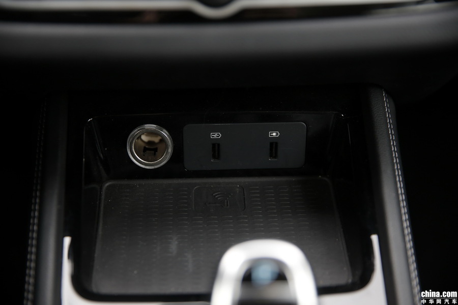 宋新能源 2019款 EV500 智联领耀型 内饰