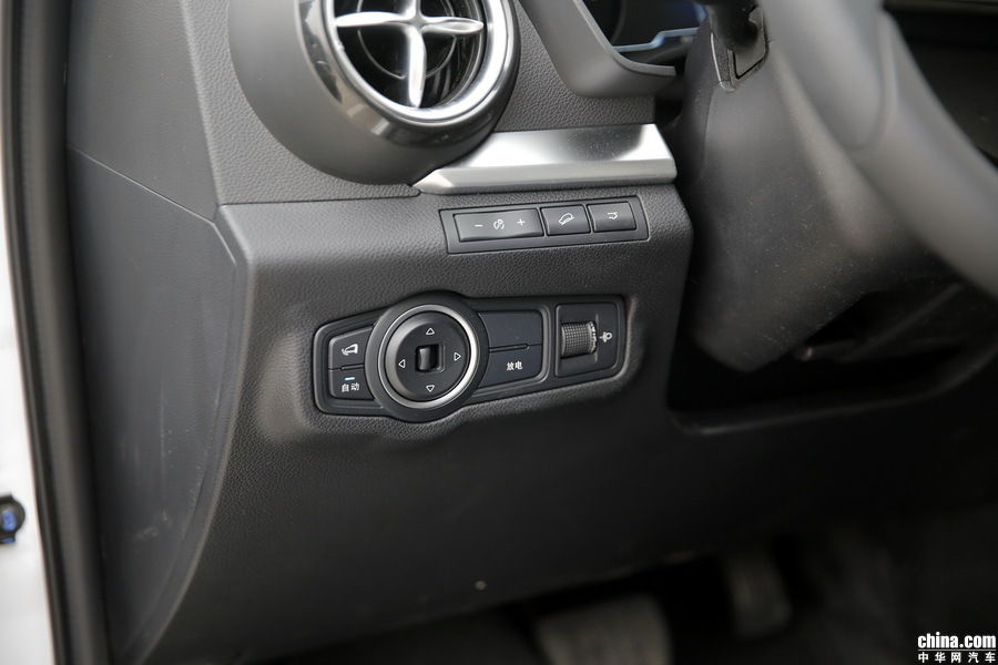 宋新能源 2019款 EV500 智联领耀型 内饰