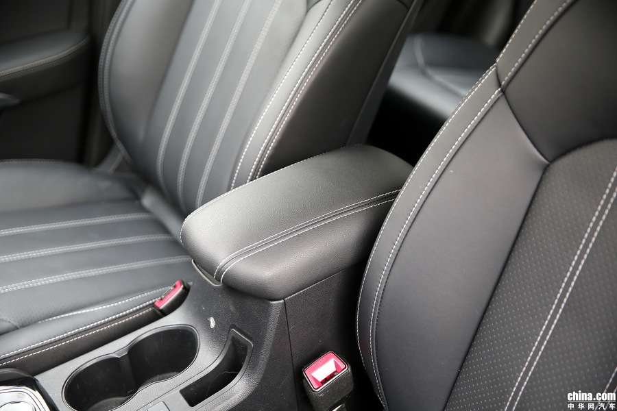 宋新能源 2019款 EV500 智联领耀型 内饰