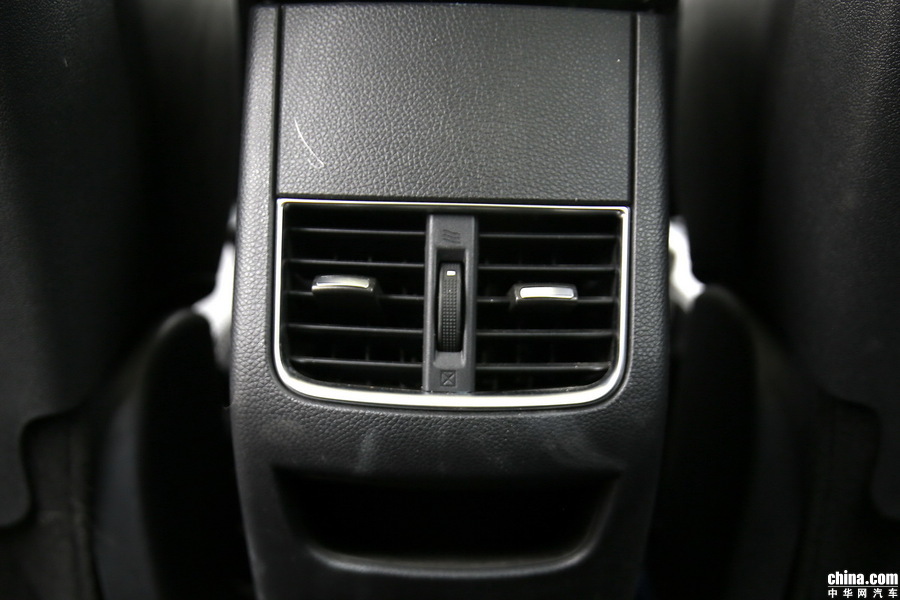 宋新能源 2019款 EV500 智联领耀型 空间