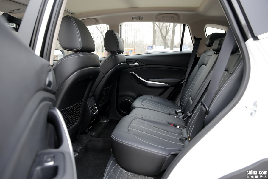 宋新能源 2019款 EV500 智联领耀型 空间