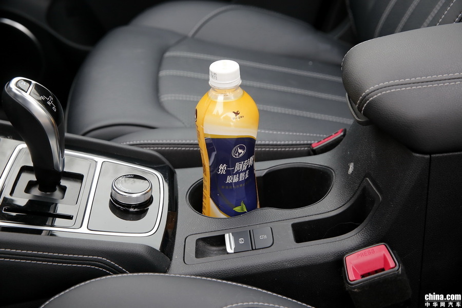 宋新能源 2019款 EV500 智联领耀型 内饰