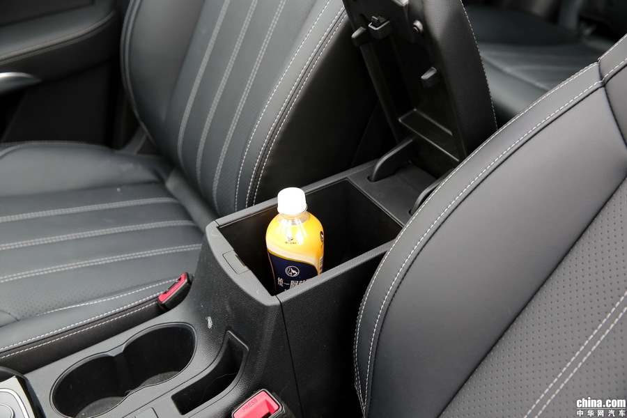 宋新能源 2019款 EV500 智联领耀型 内饰