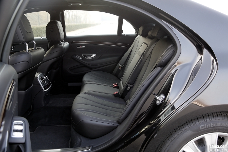 奔驰S级 2019款 S 320 L 空间