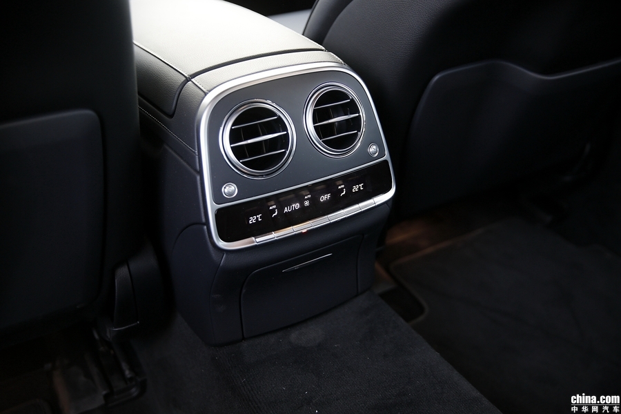 奔驰S级 2019款 S 320 L 空间