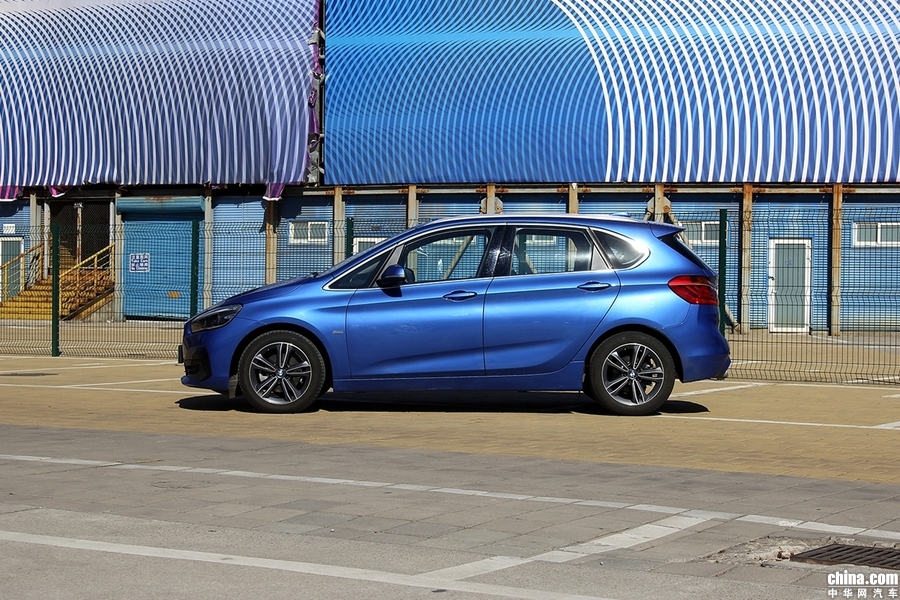 宝马2系旅行车 2018款 218i 尊享型运动套装 外观