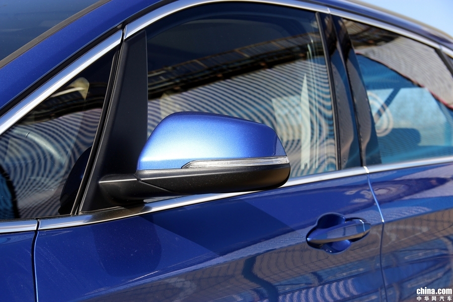 宝马2系旅行车 2018款 218i 尊享型运动套装 外观