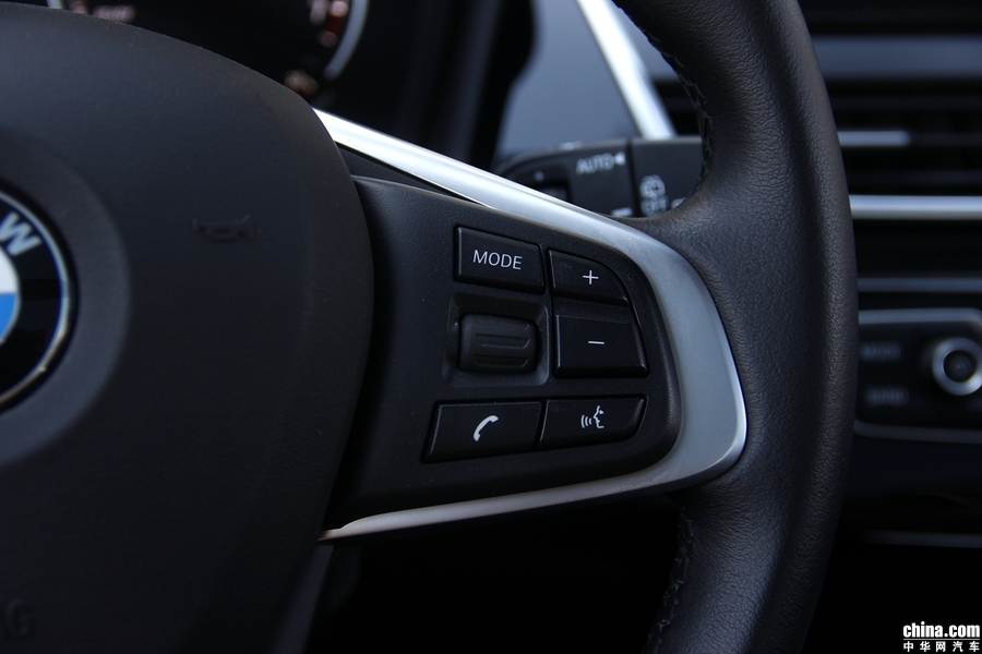 右侧方向盘功能按键