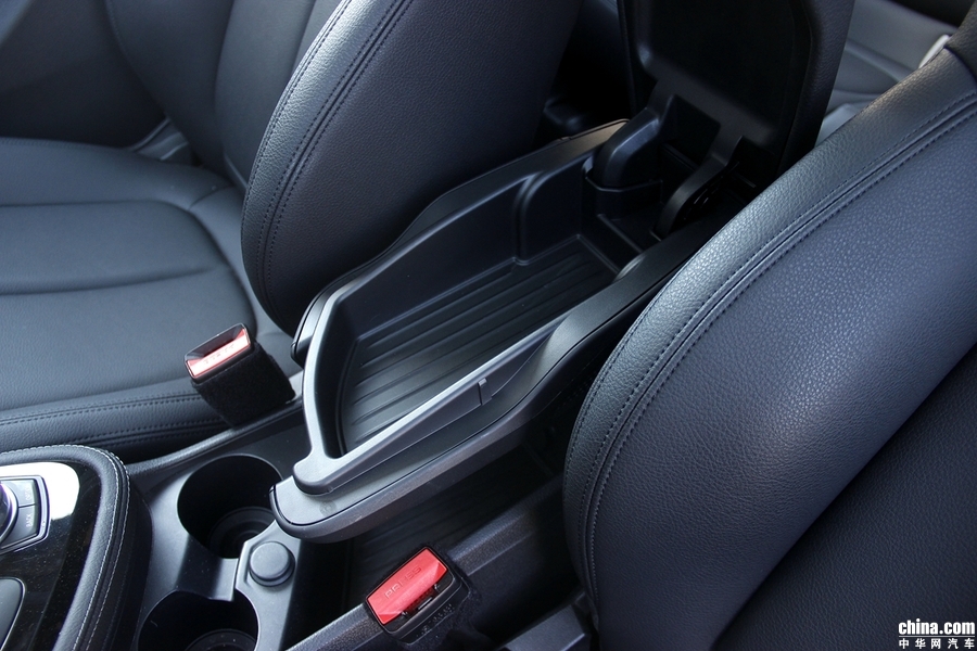 宝马2系旅行车 2018款 218i 尊享型运动套装 内饰