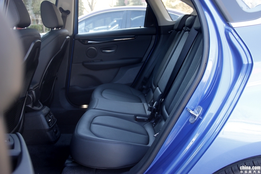 宝马2系旅行车 2018款 218i 尊享型运动套装 空间