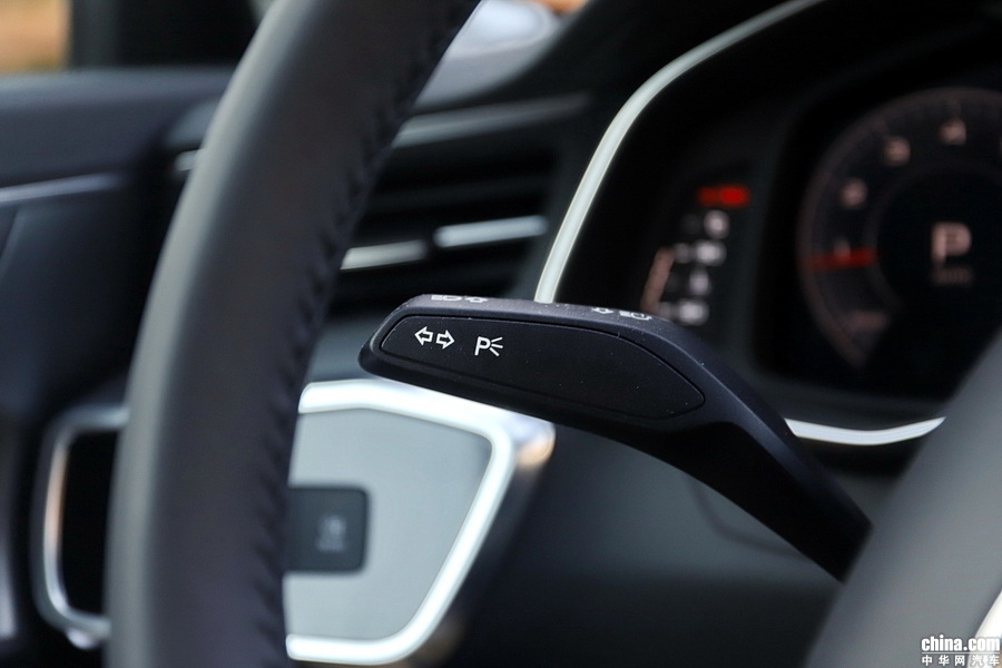 奥迪A6L 2019款 45 TFSI 臻选致雅型 内饰