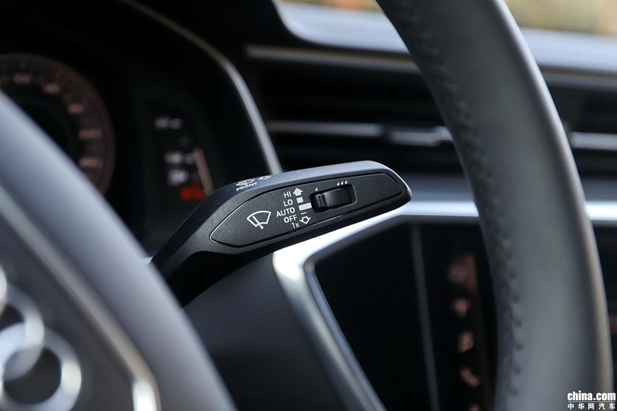 奥迪A6L 2019款 45 TFSI 臻选致雅型 内饰