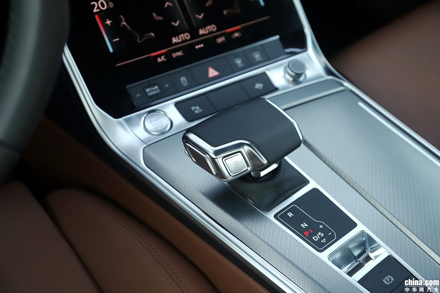 奥迪A6L 2019款 45 TFSI 臻选致雅型 内饰