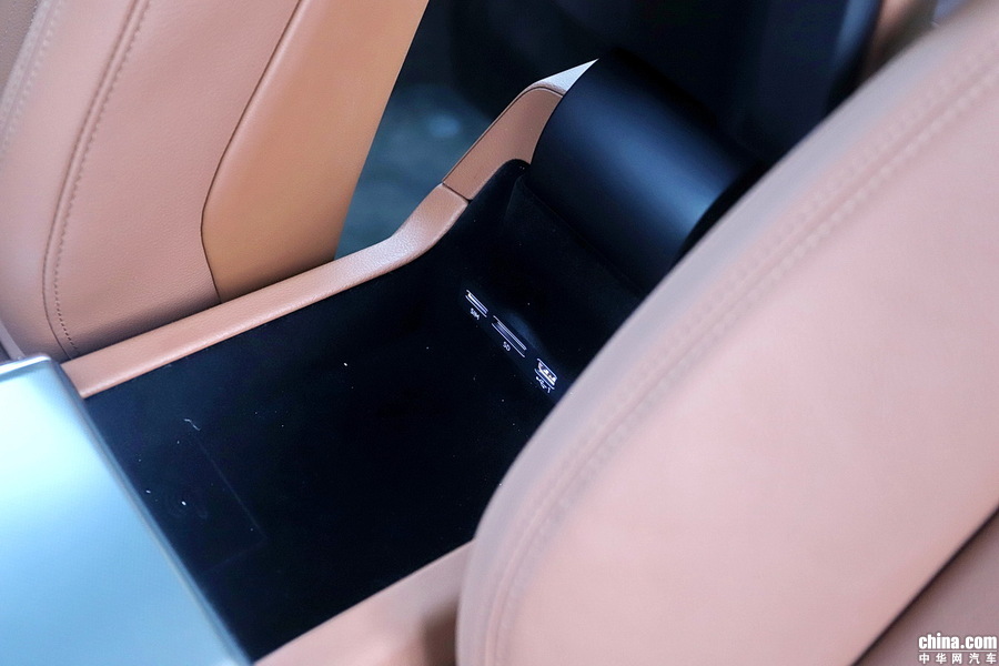 奥迪A6L 2019款 45 TFSI 臻选致雅型 内饰