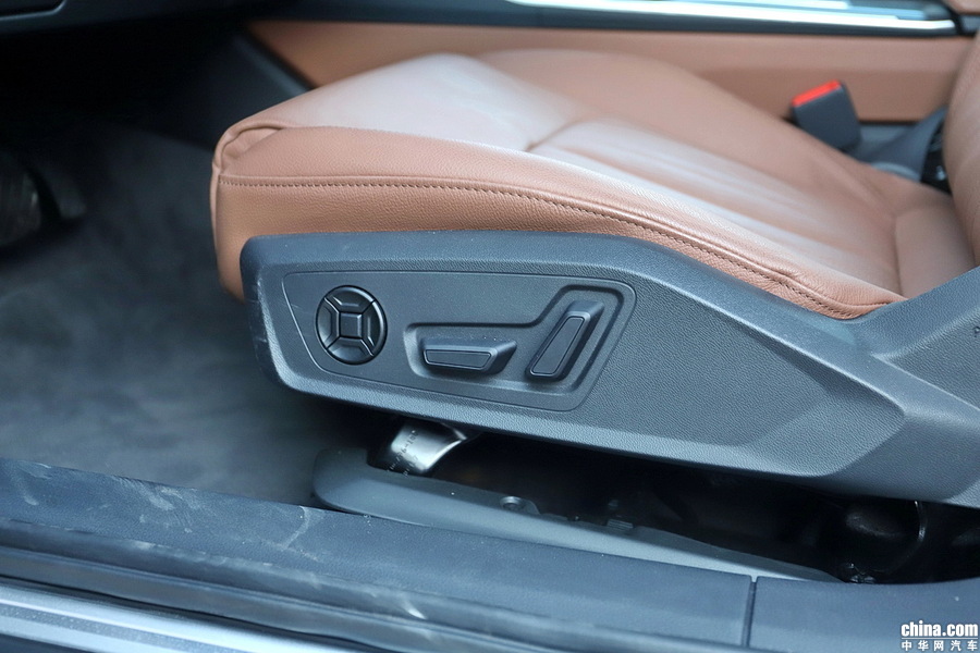 奥迪A6L 2019款 45 TFSI 臻选致雅型 空间