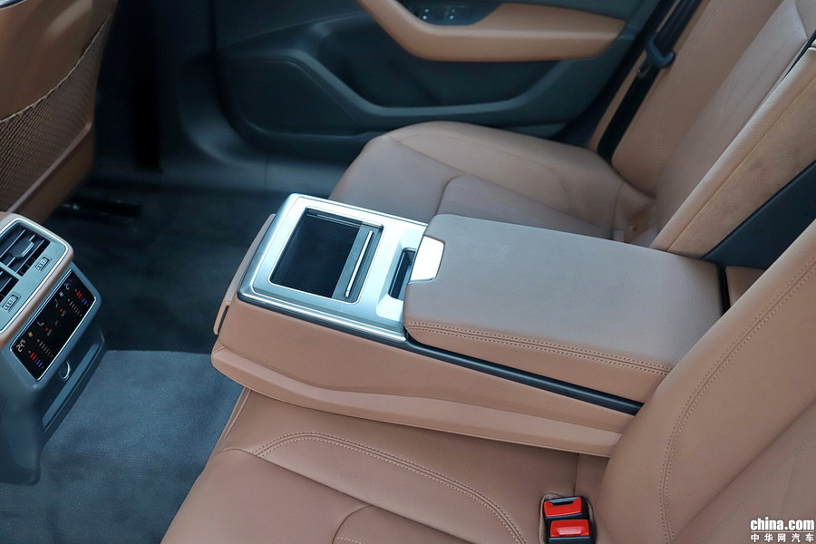 奥迪A6L 2019款 45 TFSI 臻选致雅型 空间