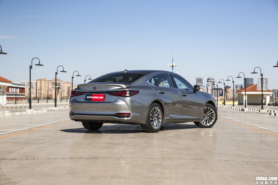 雷克萨斯ES 2018款 300h 行政 外观