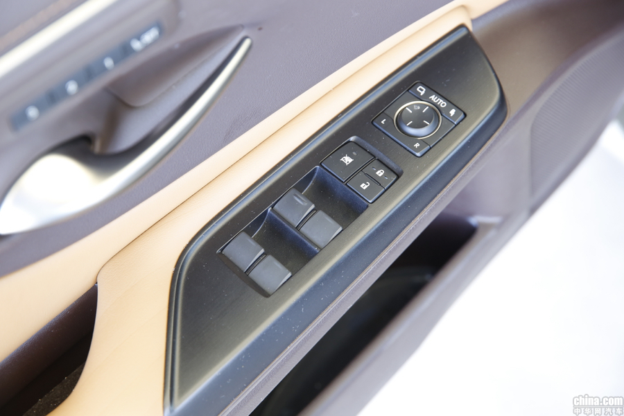 雷克萨斯ES 2018款 300h 行政 内饰
