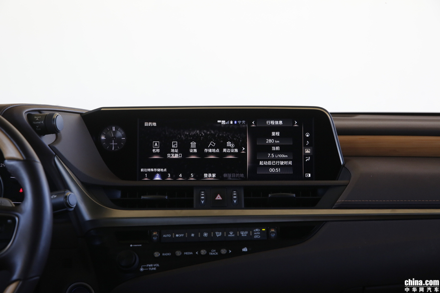 雷克萨斯ES 2018款 300h 行政 内饰