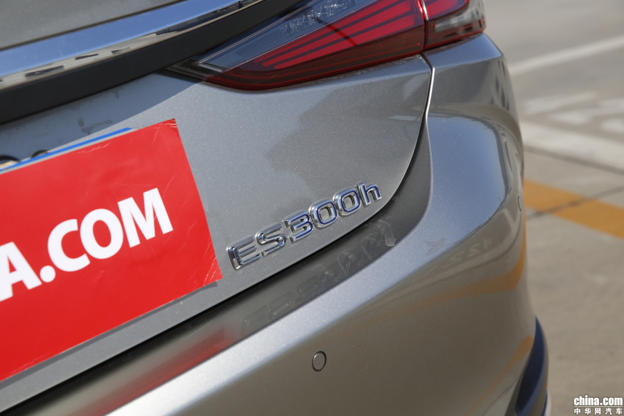 雷克萨斯ES 2018款 300h 行政 外观