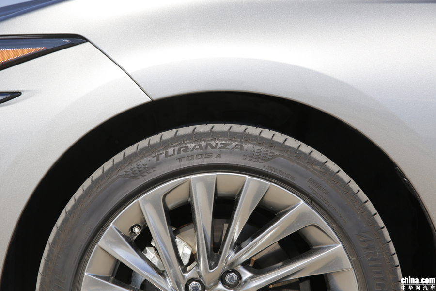 雷克萨斯ES 2018款 300h 行政 外观