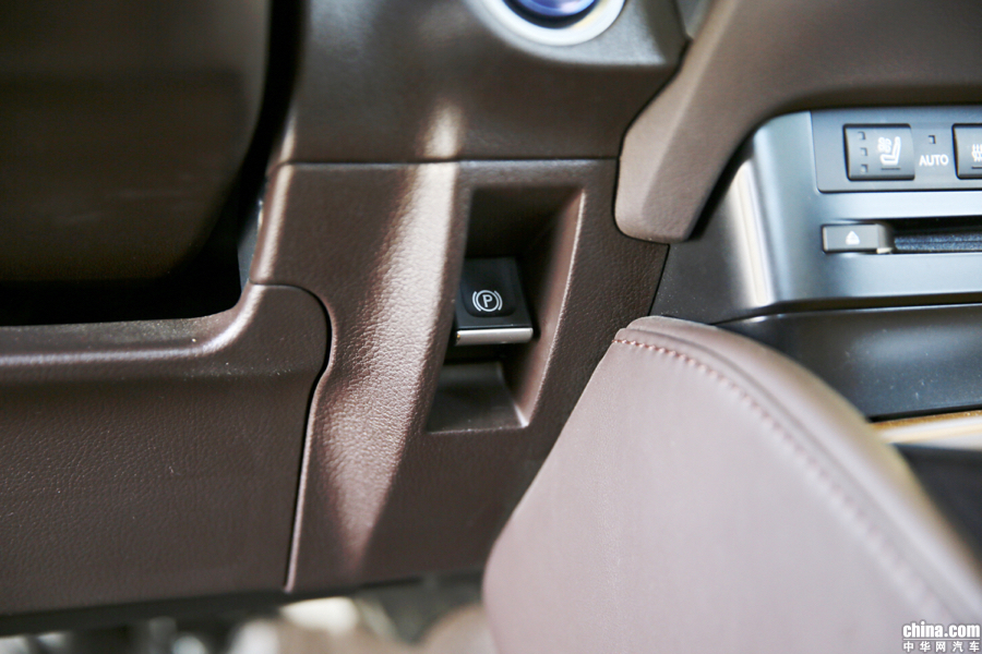 雷克萨斯ES 2018款 300h 行政 内饰