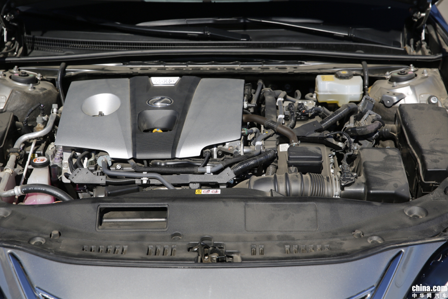 雷克萨斯ES 2018款 300h 行政 外观