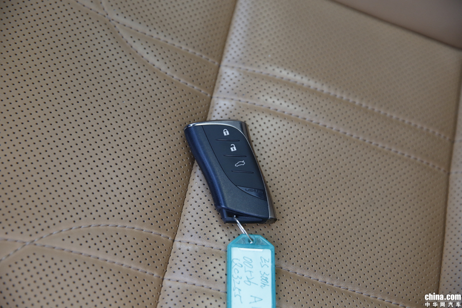 雷克萨斯ES 2018款 300h 行政 内饰