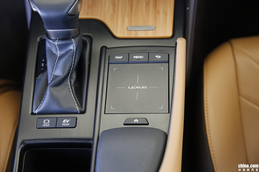 雷克萨斯ES 2018款 300h 行政 内饰