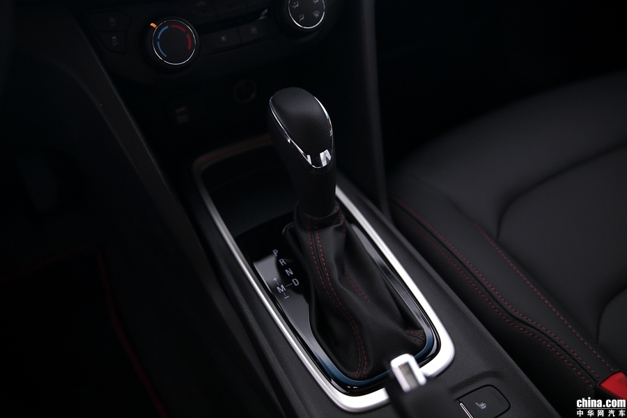 科鲁泽 2019款 RS 330T 自动痛快版 内饰