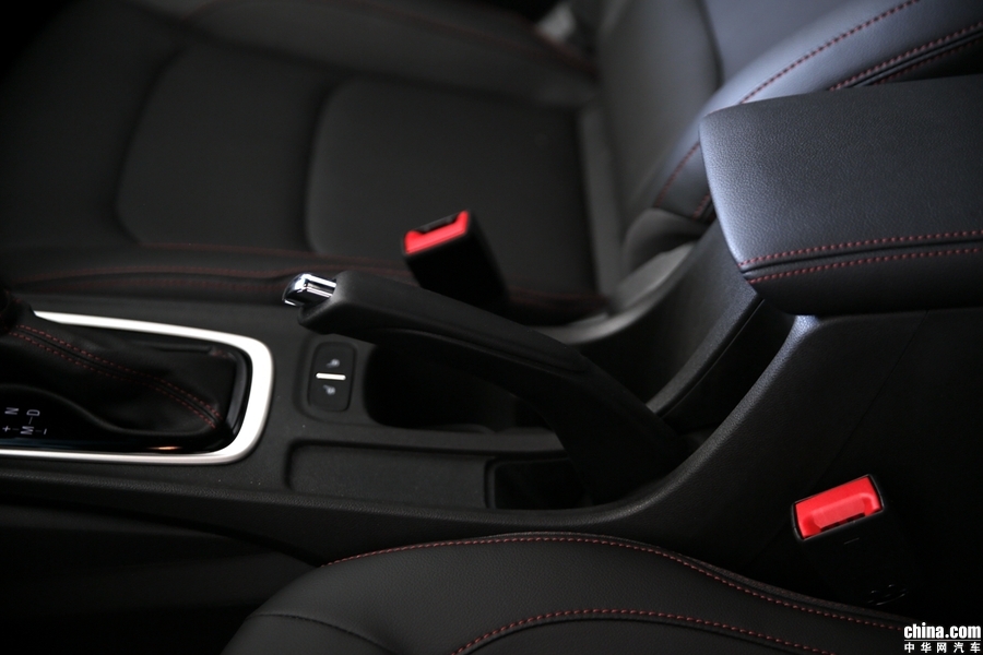 科鲁泽 2019款 RS 330T 自动痛快版 内饰