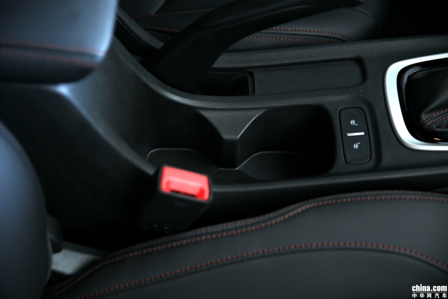 科鲁泽 2019款 RS 330T 自动痛快版 内饰