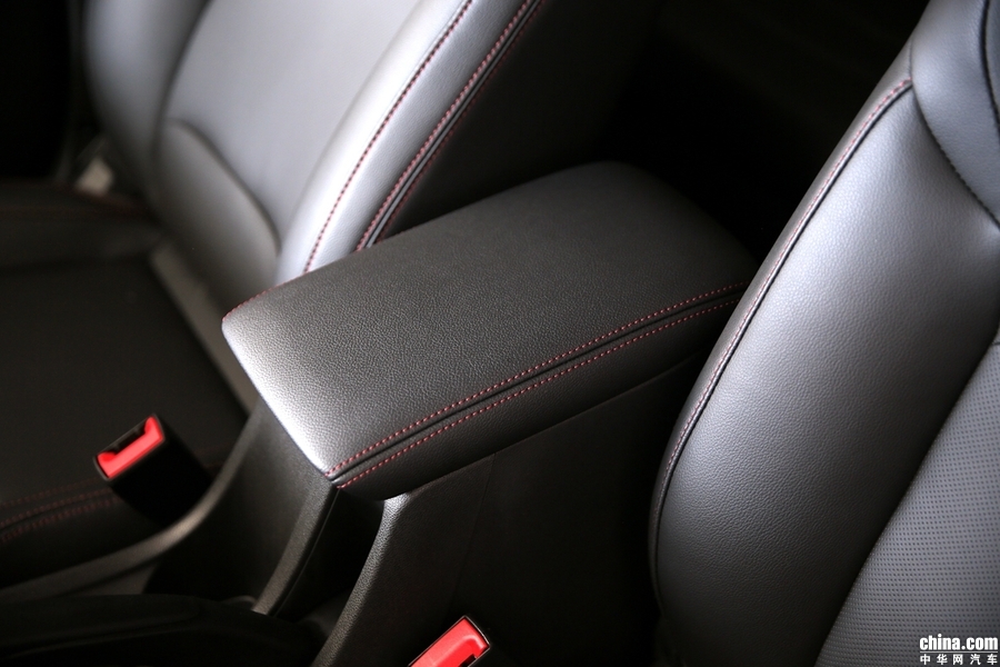 科鲁泽 2019款 RS 330T 自动痛快版 内饰